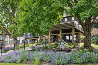 215 Barry Avenue S 217, Wayzata, MN 55391