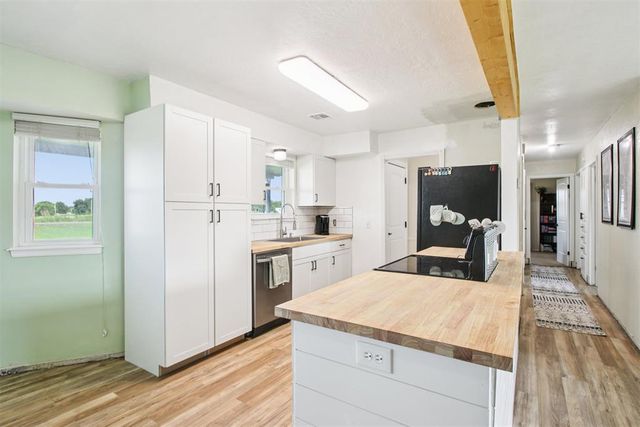 870 S Cemetery Road, Tuttle, OK 73089