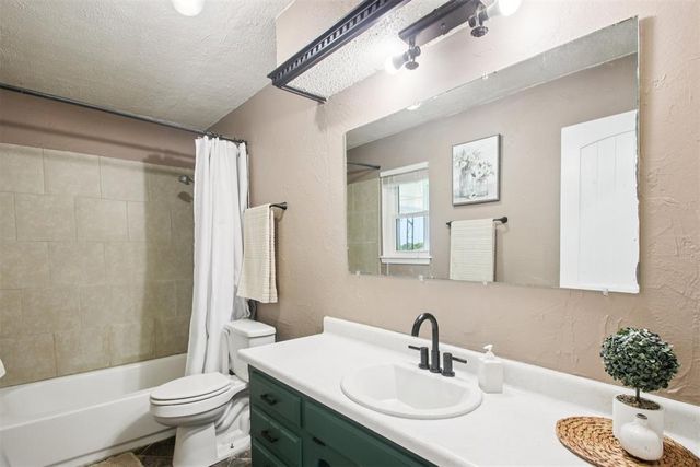 870 S Cemetery Road, Tuttle, OK 73089