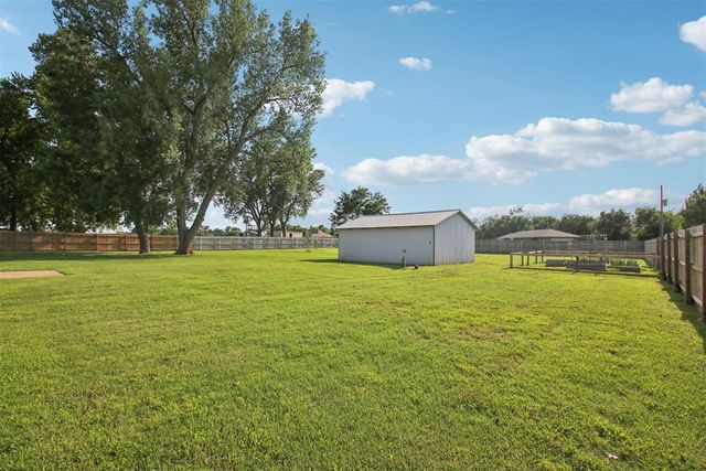 870 S Cemetery Road, Tuttle, OK 73089