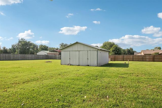 870 S Cemetery Road, Tuttle, OK 73089