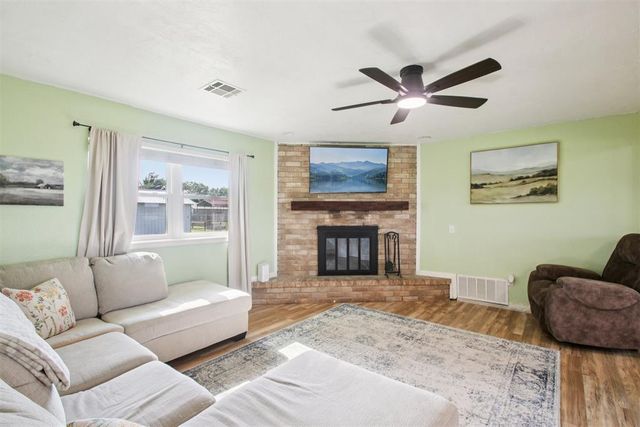 870 S Cemetery Road, Tuttle, OK 73089