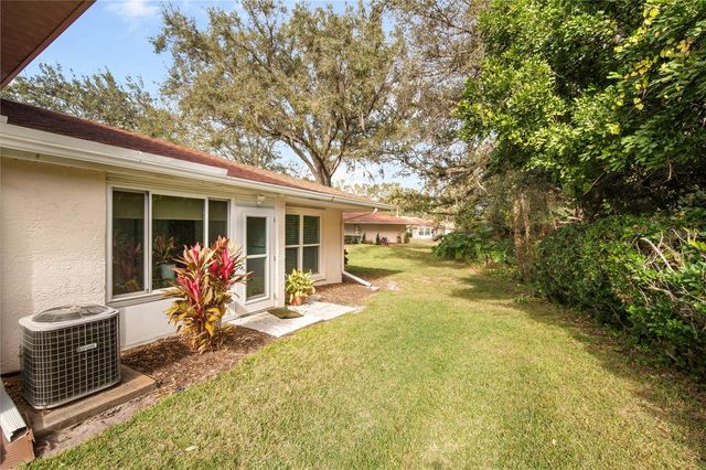314 KNOTTWOOD COURT 314, Sun City Center, FL 33573