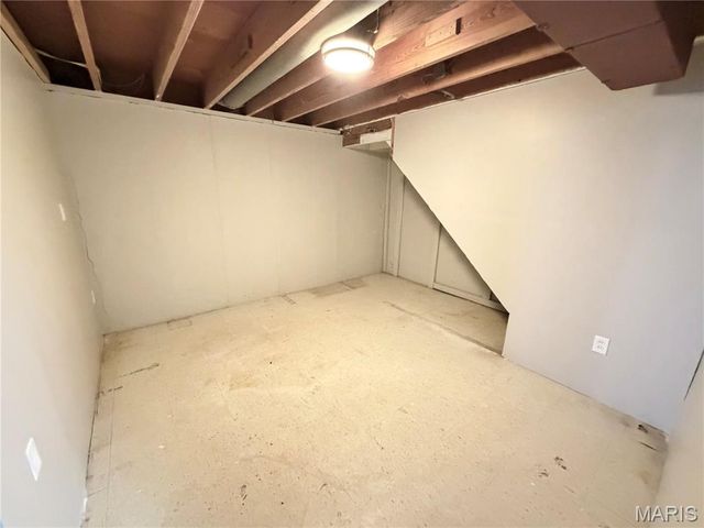 1560 Bluefield Drive, Florissant, MO 63033