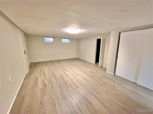 1560 Bluefield Drive, Florissant, MO 63033