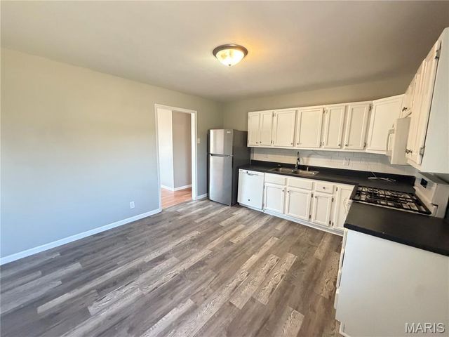 1560 Bluefield Drive, Florissant, MO 63033