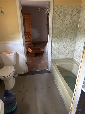 115 Ryan Road, Refugio, TX 78377