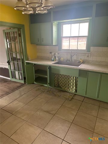 115 Ryan Road, Refugio, TX 78377