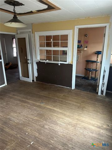 115 Ryan Road, Refugio, TX 78377