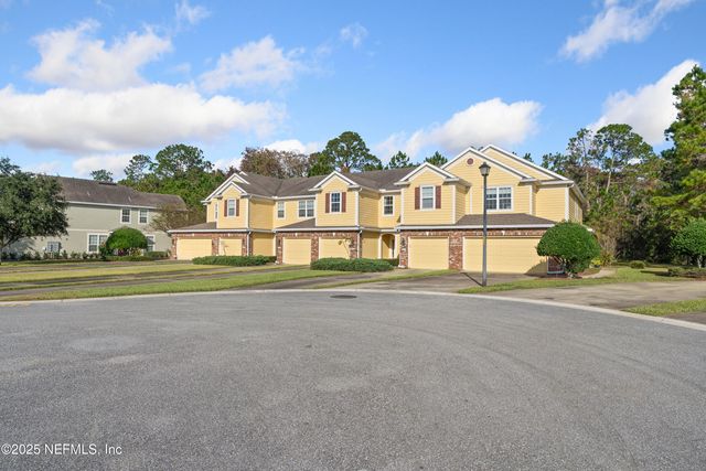 6865 ROUNDLEAF Drive, Jacksonville, FL 32258