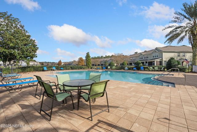 6865 ROUNDLEAF Drive, Jacksonville, FL 32258