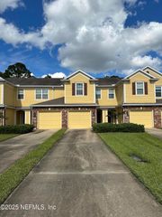 6865 ROUNDLEAF Drive, Jacksonville, FL 32258