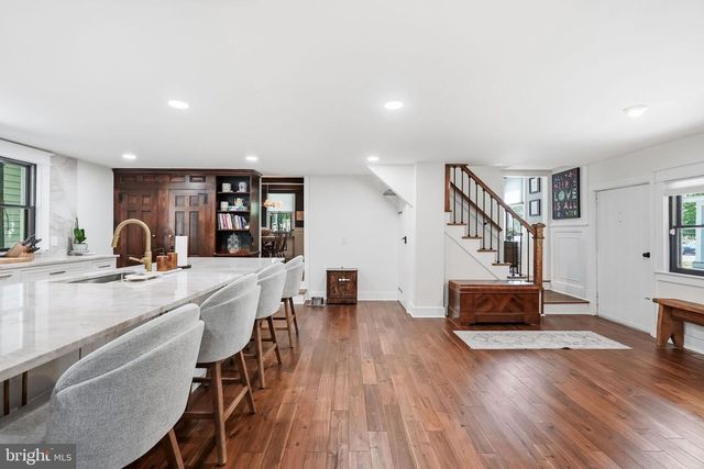 71 E 2ND ST, Moorestown, NJ 08057