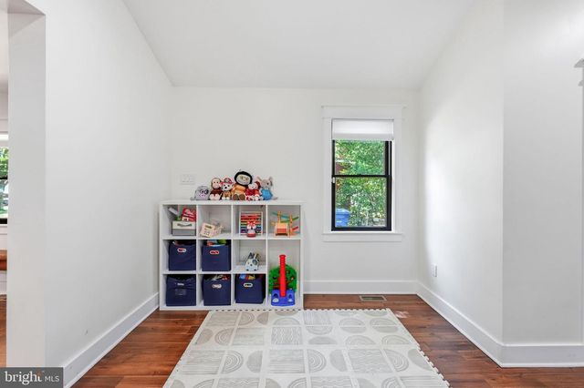 71 E 2ND ST, Moorestown, NJ 08057
