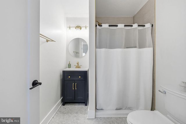 71 E 2ND ST, Moorestown, NJ 08057