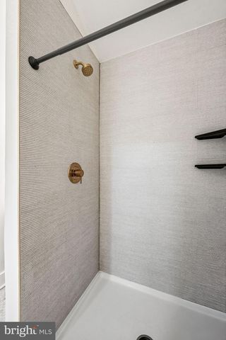 71 E 2ND ST, Moorestown, NJ 08057