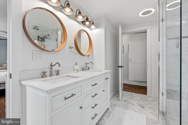 71 E 2ND ST, Moorestown, NJ 08057