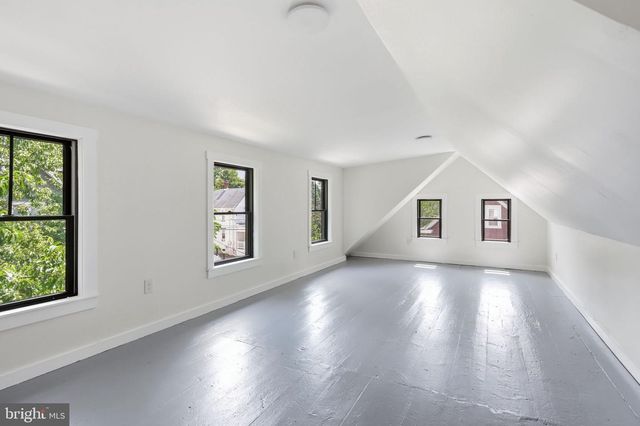 71 E 2ND ST, Moorestown, NJ 08057