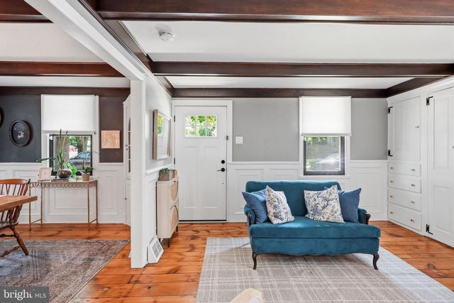 71 E 2ND ST, Moorestown, NJ 08057