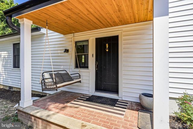 71 E 2ND ST, Moorestown, NJ 08057