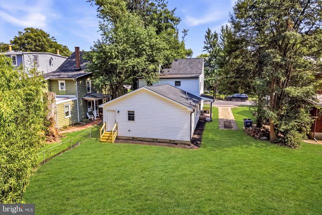 71 E 2ND ST, Moorestown, NJ 08057