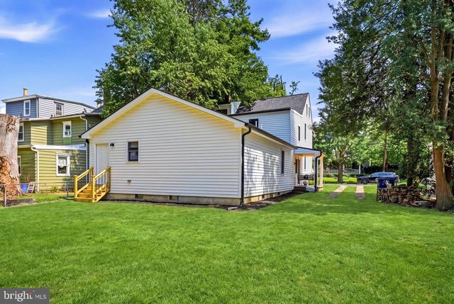 71 E 2ND ST, Moorestown, NJ 08057