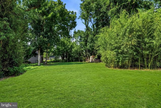 71 E 2ND ST, Moorestown, NJ 08057