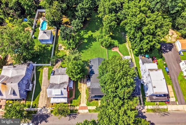 71 E 2ND ST, Moorestown, NJ 08057