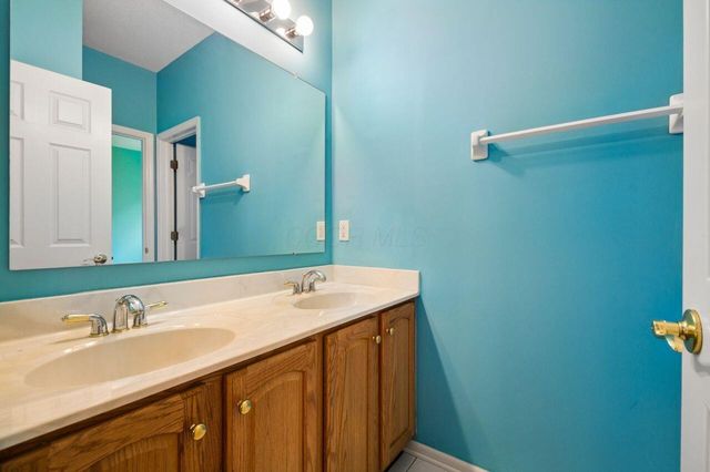 2303 Pleasant Colony Drive, Lewis Center, OH 43035