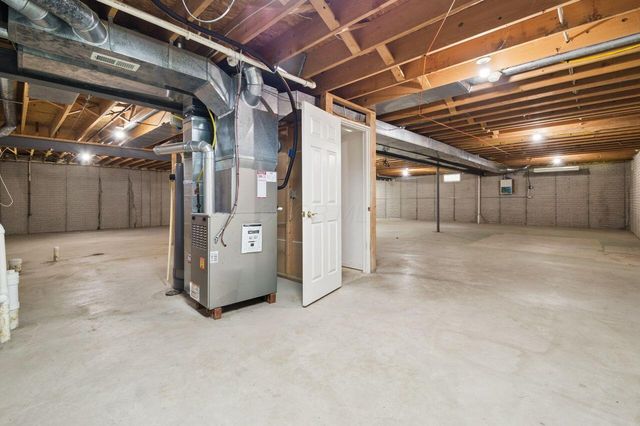 2303 Pleasant Colony Drive, Lewis Center, OH 43035