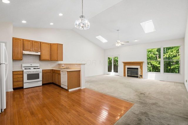 2303 Pleasant Colony Drive, Lewis Center, OH 43035