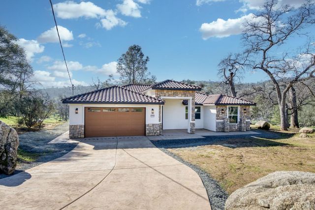 41940 Colt Court, Coarsegold, CA 93614