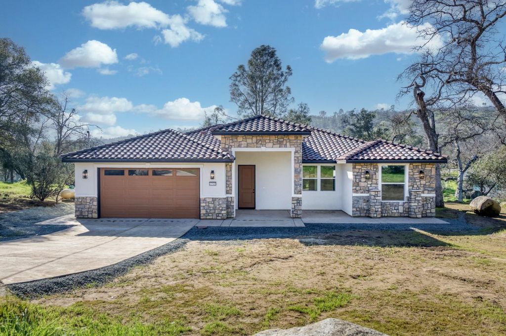 41940 Colt Court, Coarsegold, CA 93614