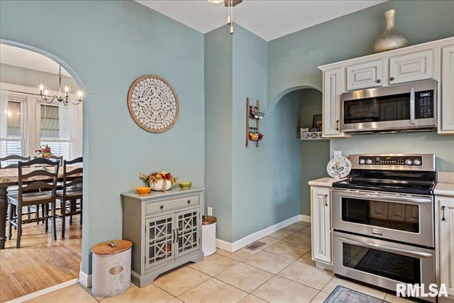 1408 N 3RD Street, Springfield, IL 62702