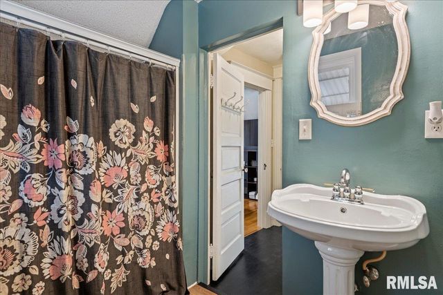 1408 N 3RD Street, Springfield, IL 62702