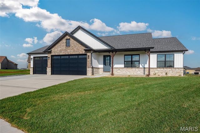5 Grant Court, Troy, IL 62294