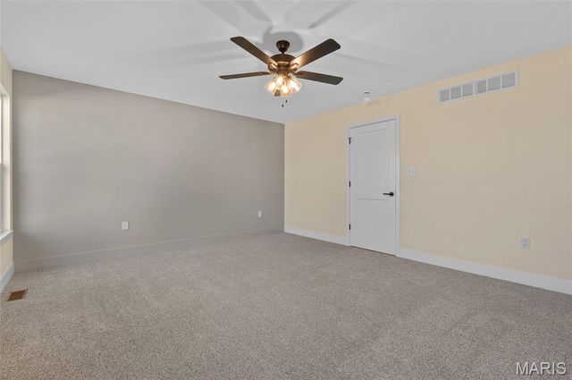 5 Grant Court, Troy, IL 62294