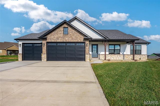 5 Grant Court, Troy, IL 62294