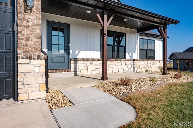 5 Grant Court, Troy, IL 62294