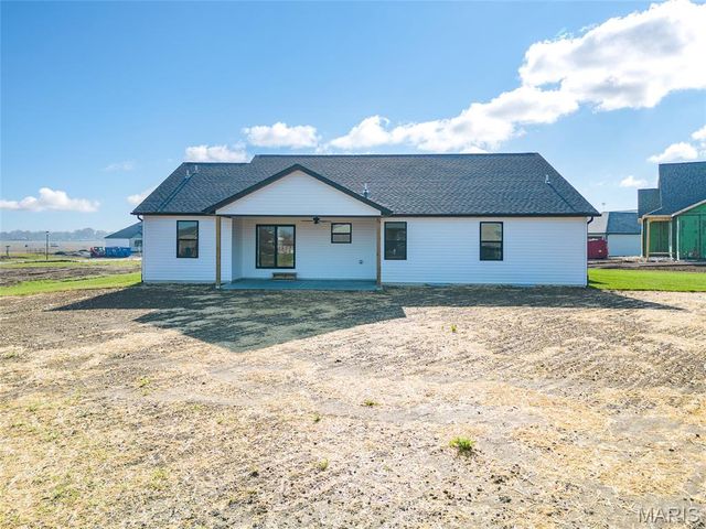 5 Grant Court, Troy, IL 62294