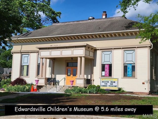 5 Grant Court, Troy, IL 62294