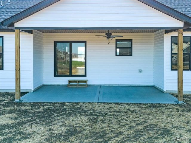 5 Grant Court, Troy, IL 62294