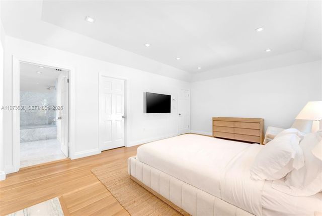 6675 Roxbury Ln, Miami Beach, FL 33141