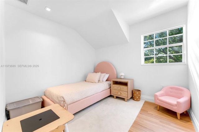 6675 Roxbury Ln, Miami Beach, FL 33141