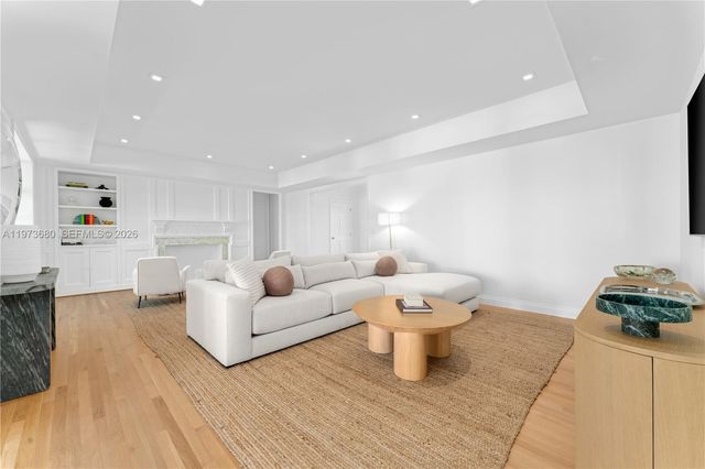 6675 Roxbury Ln, Miami Beach, FL 33141