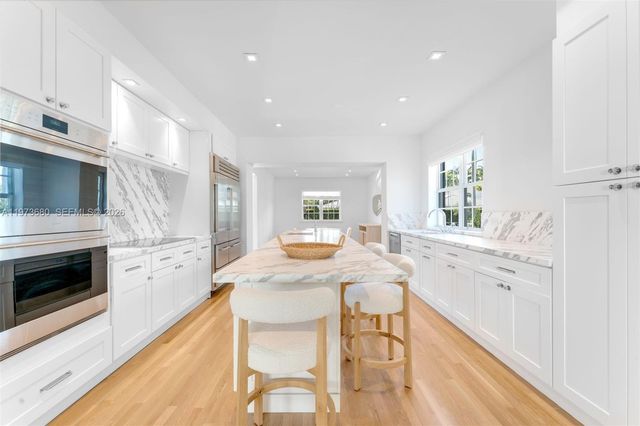 6675 Roxbury Ln, Miami Beach, FL 33141