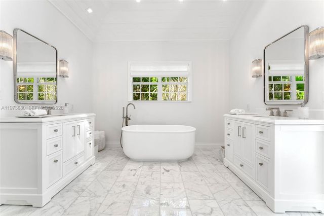 6675 Roxbury Ln, Miami Beach, FL 33141