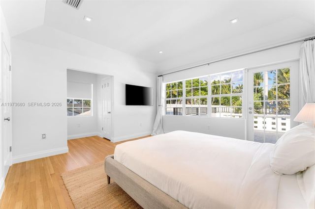 6675 Roxbury Ln, Miami Beach, FL 33141