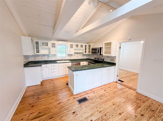 175 LAKE GENEVA ROAD, Geneva, FL 32732