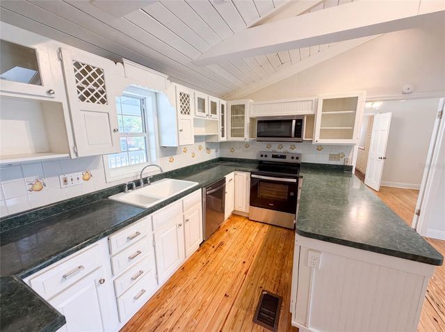 175 LAKE GENEVA ROAD, Geneva, FL 32732
